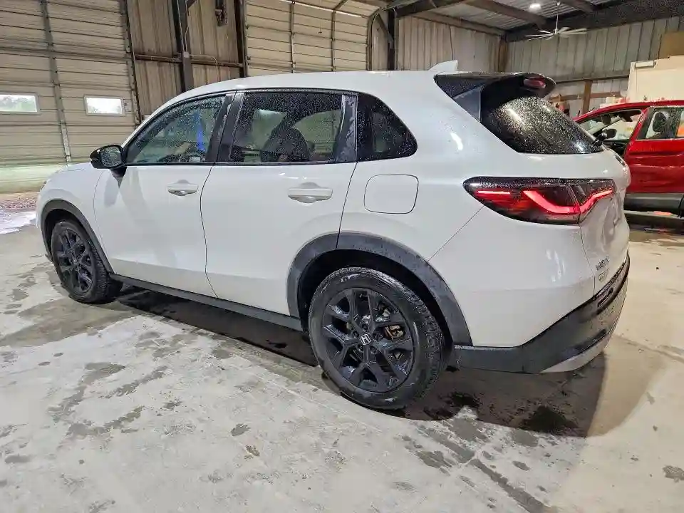 3CZRZ2H52PM737324 2023 HONDA HR-V-1