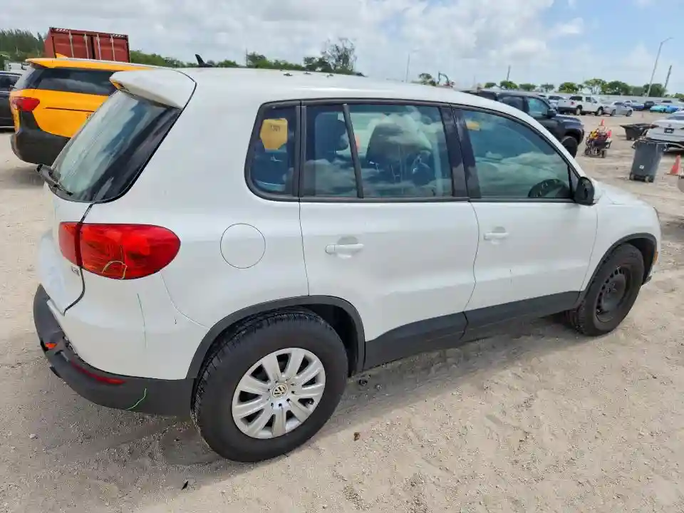 WVGAV7AX3HK049215 2017 VOLKSWAGEN TIGUAN-2