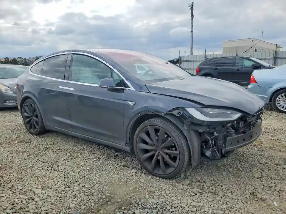 5YJXCBE29GF017175 2016 TESLA MODEL X-3