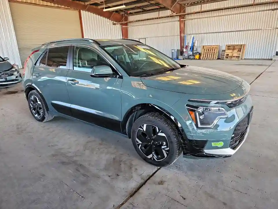 KNDCT3L14P5039293 2023 KIA NIRO-3