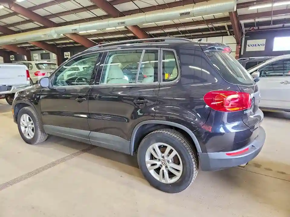 WVGBV7AXXHK000324 2017 VOLKSWAGEN TIGUAN-1