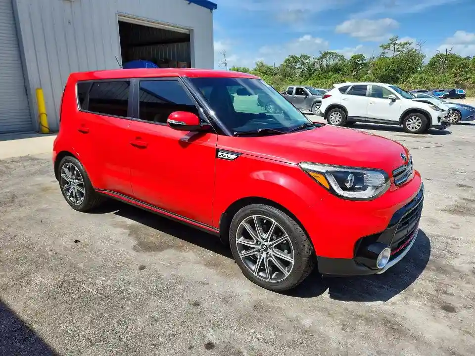 KNDJX3AA9J7590653 2018 KIA SOUL-3