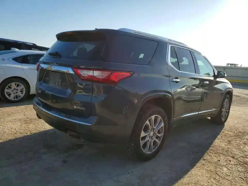 1GNERKKW0JJ126421 2018 CHEVROLET TRAVERSE-2