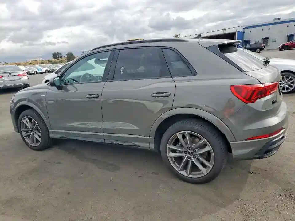 WA1EECF32R1108051 2024 AUDI Q3-1