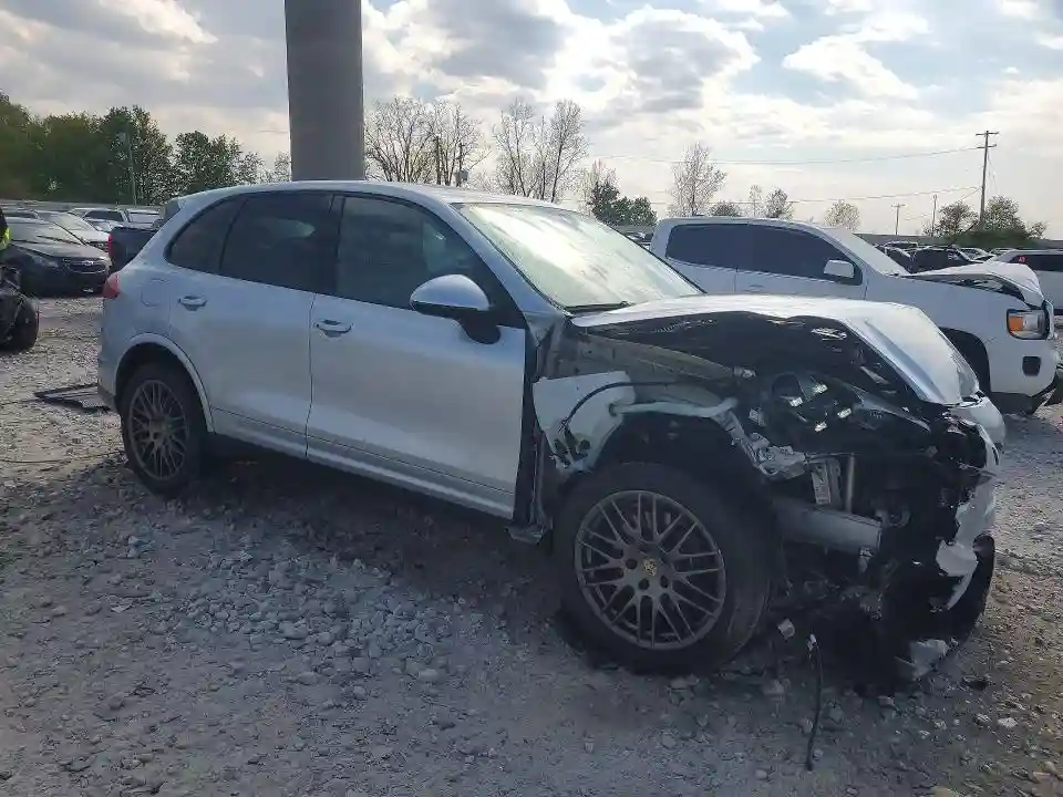 WP1AA2A23HKA86481 2017 PORSCHE CAYENNE-3