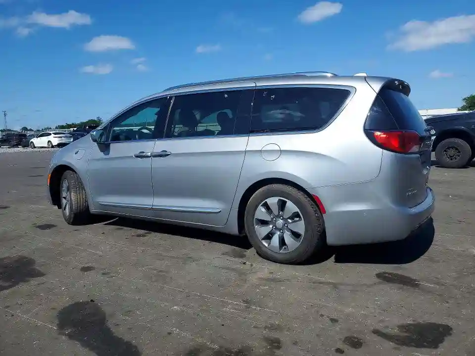 2C4RC1N71JR105258 2018 CHRYSLER PACIFICA-1