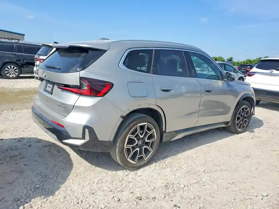 WBX73EF0XS5175603 2025 BMW X1-2
