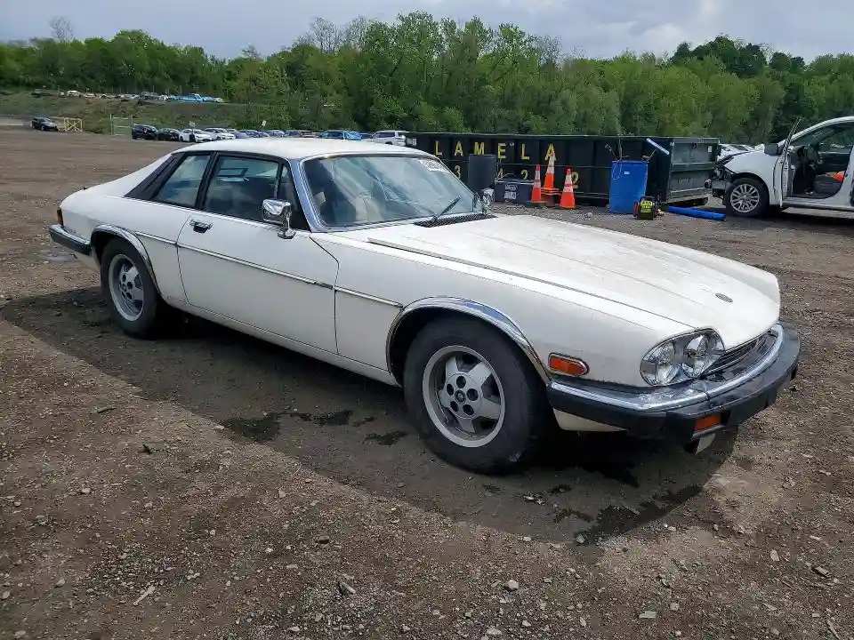 SAJNV5843GC133258 1986 JAGUAR XJS-3
