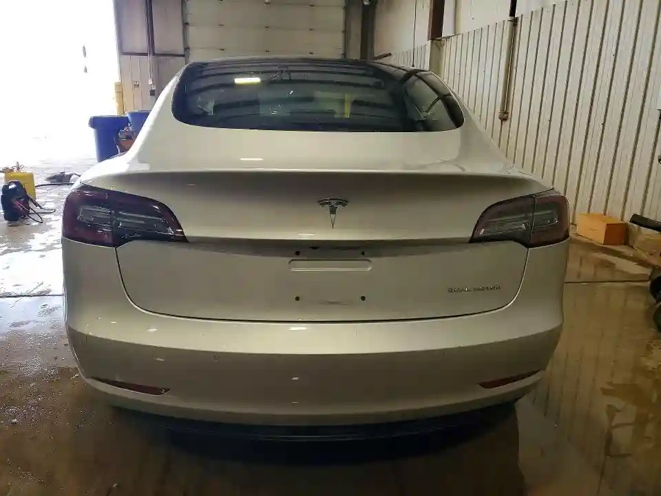 5YJ3E1EB2JF091094 2018 TESLA MODEL 3-5