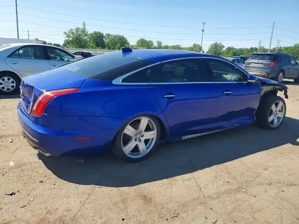 SAJWJ2GD1H8W06076 2017 JAGUAR XJ-2