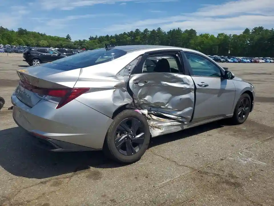 5NPLM4AG7NH069881 2022 HYUNDAI ELANTRA-2