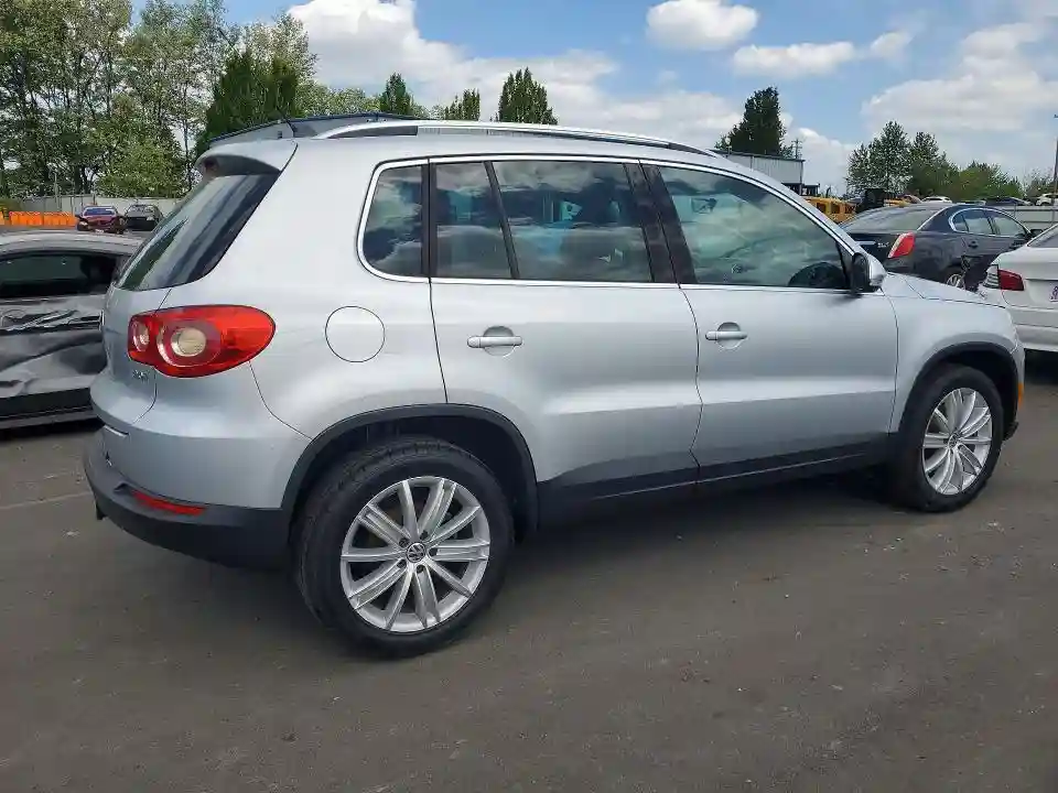 WVGAV7AX2BW547521 2011 VOLKSWAGEN TIGUAN-4