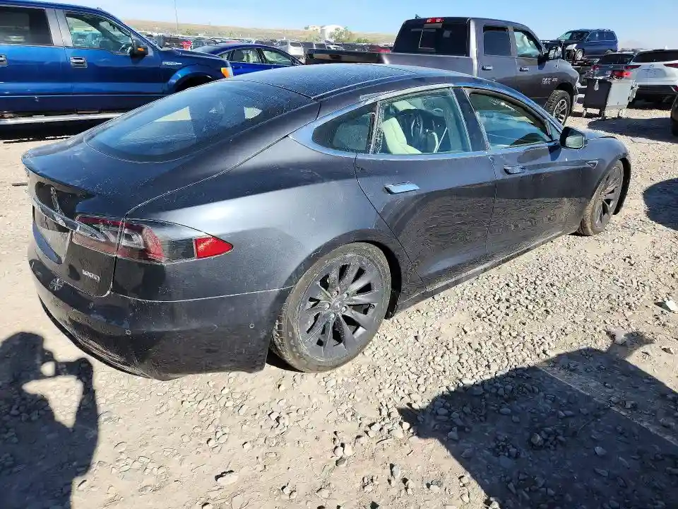 5YJSA1E28JF274765 2018 TESLA MODEL S-2