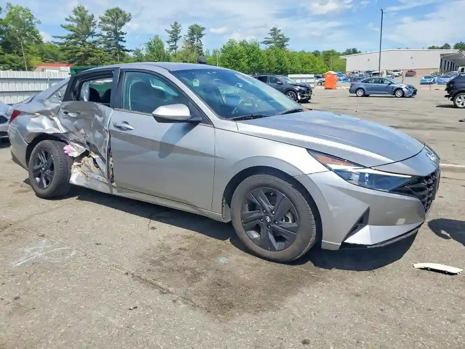5NPLM4AG7NH069881 2022 HYUNDAI ELANTRA-3