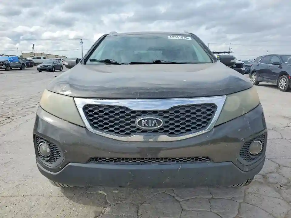 5XYKUDA18BG134621 2011 KIA SORENTO-4