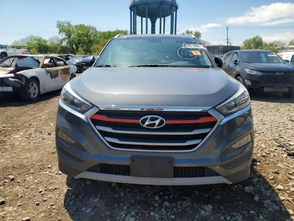 KM8J3CA24HU390226 2017 HYUNDAI TUCSON-4