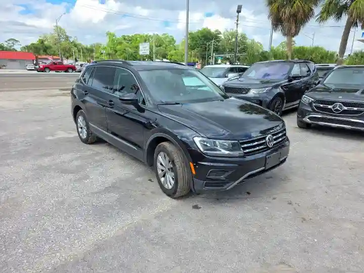 3VV3B7AX5JM078365 2018 VOLKSWAGEN TIGUAN-0
