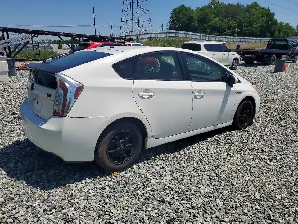 JTDKN3DUXD1687285 2013 TOYOTA PRIUS-2
