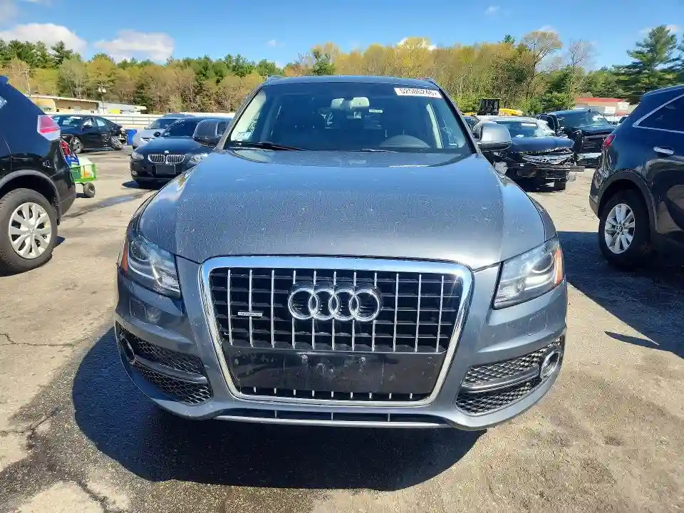 WA1DKAFP5BA096401 2011 AUDI Q5-4