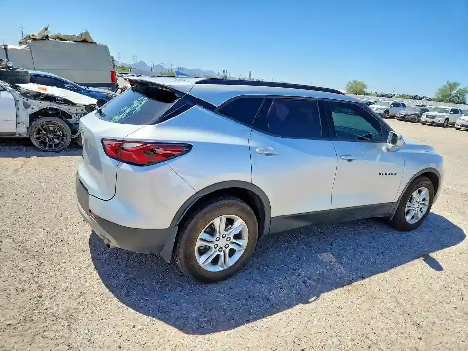3GNKBGRS5KS690010 2019 CHEVROLET BLAZER-2