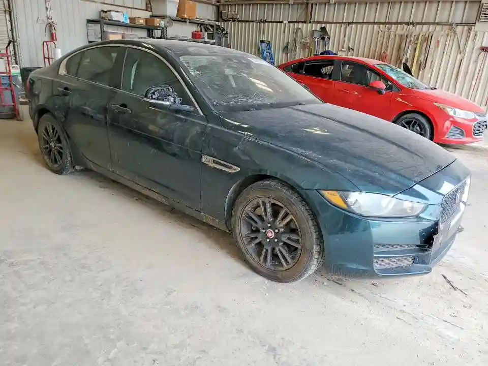SAJAD4BG3HA978915 2017 JAGUAR XE-3