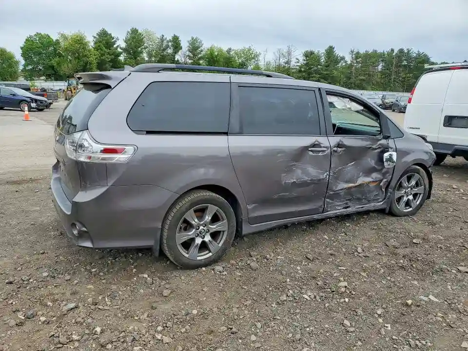 5TDXZ3DC1JS931101 2018 TOYOTA SIENNA-2