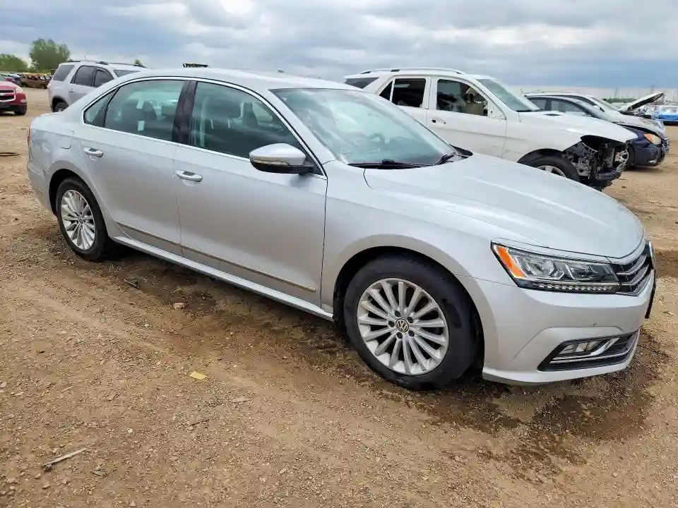 1VWBT7A39GC024630 2016 VOLKSWAGEN PASSAT-3