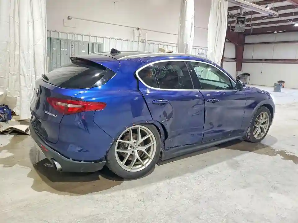 ZASFAKRN9J7C15863 2018 ALFA ROMEO STELVIO-2