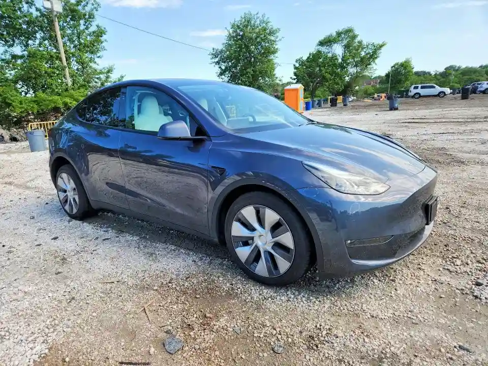 7SAYGDEE1PF911141 2023 TESLA MODEL Y-3