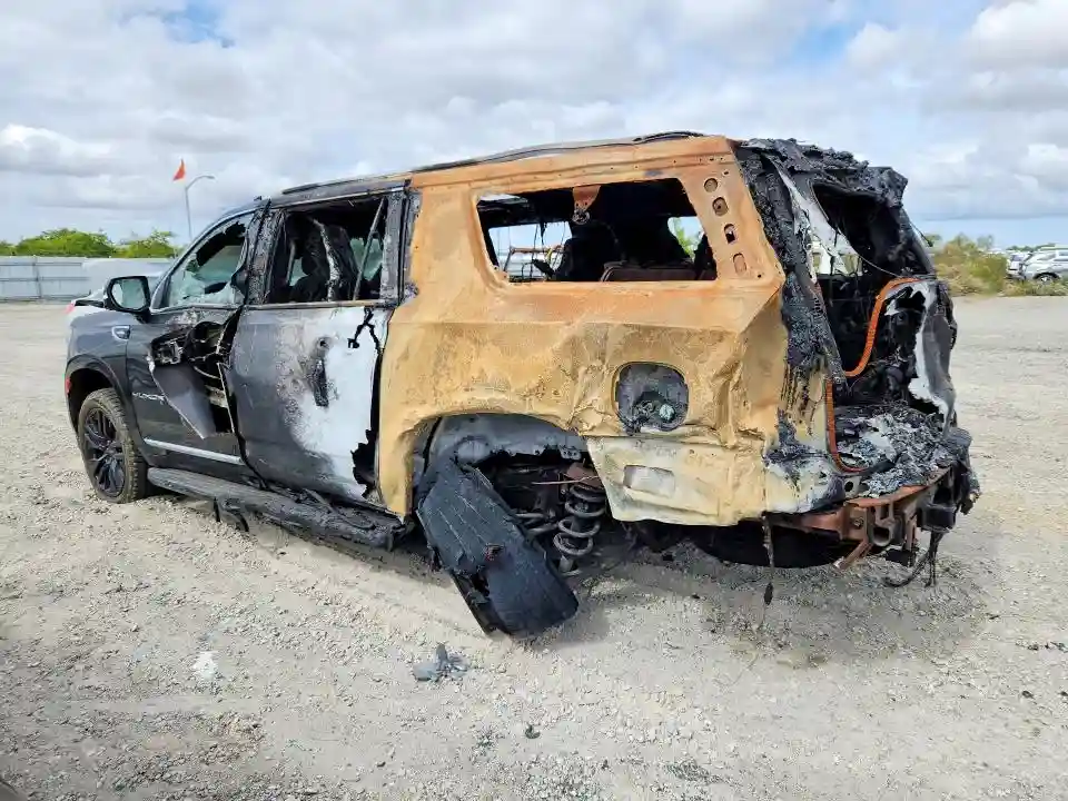 1GKS1GKT3PR475528 2023 GMC YUKON-1