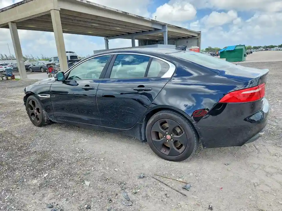 SAJAR4FX0JCP34726 2018 JAGUAR XE-1