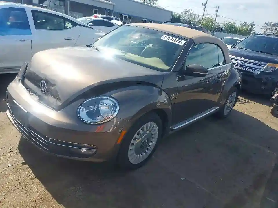 3VW517AT0FM821283 2015 VOLKSWAGEN BEETLE-0