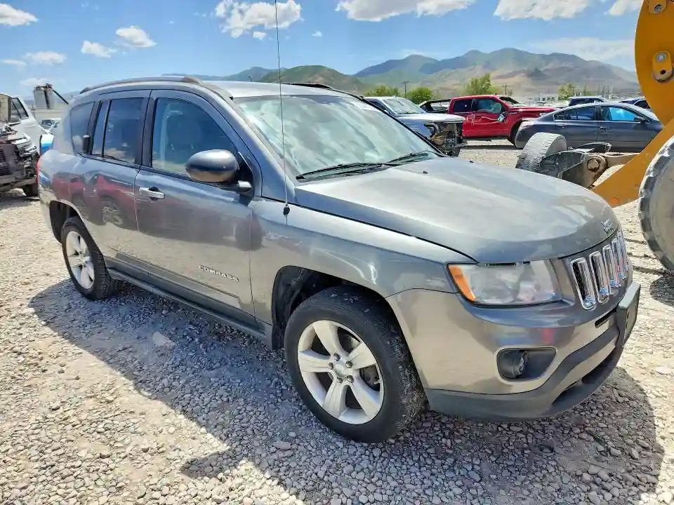 1C4NJDBB4CD658734 2012 JEEP COMPASS-3