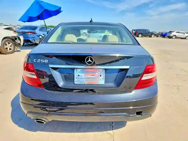 WDDGF4HB6CR203295 2012 MERCEDES-BENZ C 250-5