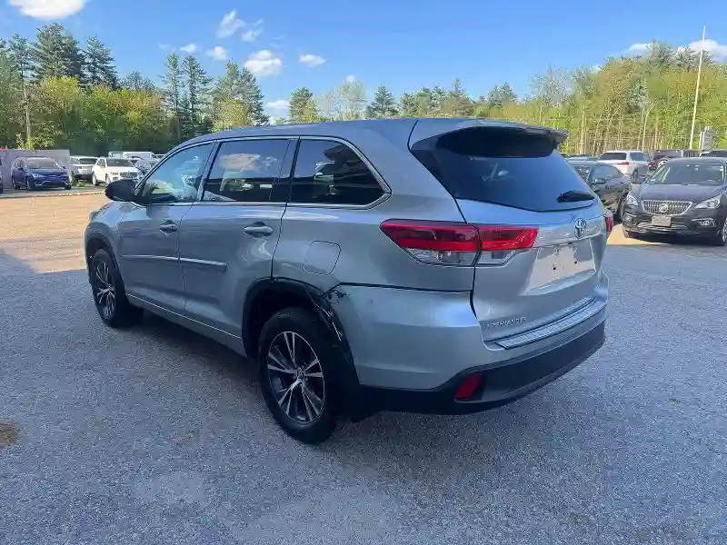 5TDBZRFH9JS843564 2018 TOYOTA HIGHLANDER-2