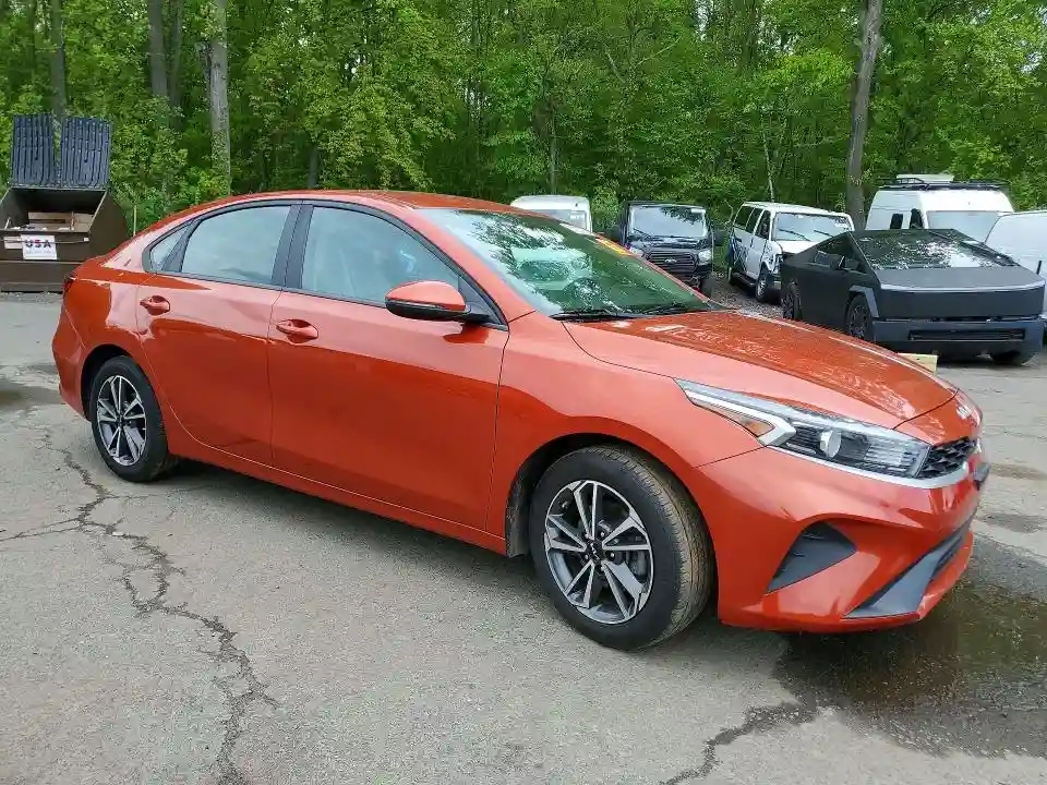 3KPF24AD1NE437579 2022 KIA FORTE LXS-3