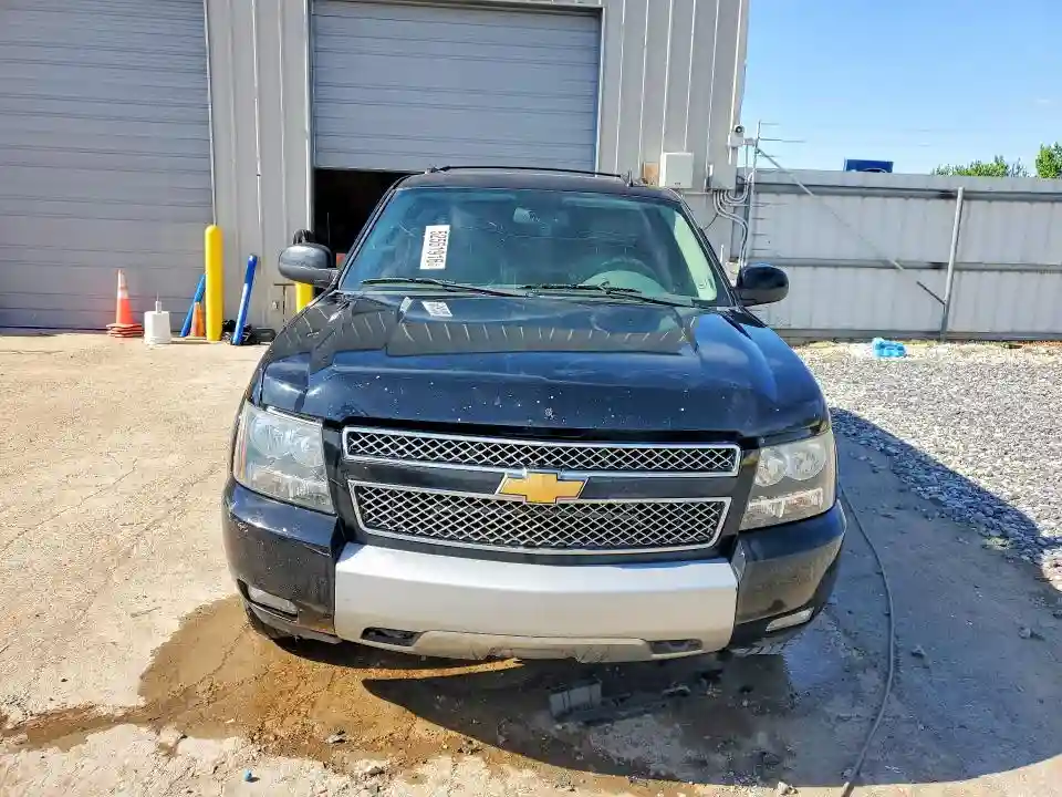 1GNSKJE78CR302741 2012 CHEVROLET SUBURBAN-4
