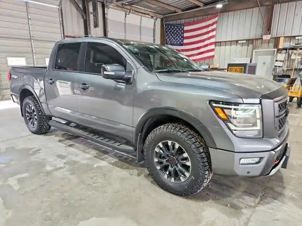 1N6AA1EDXPN104072 2023 NISSAN TITAN-3
