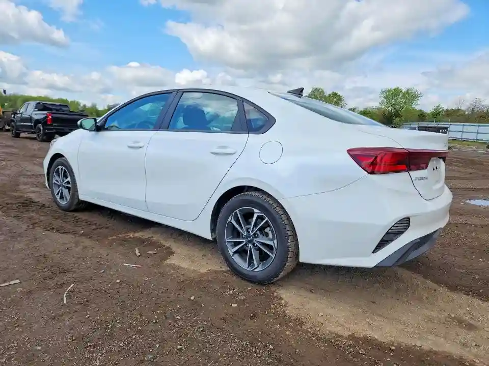 3KPF24AD4NE466199 2022 KIA FORTE-1