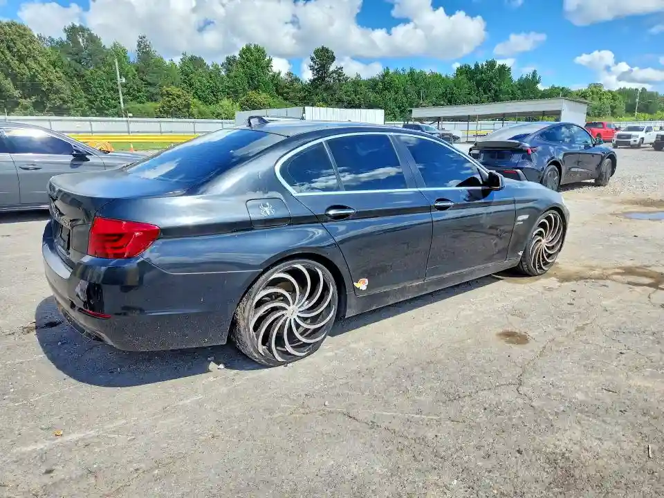 WBAXH5C53CDW09217 2012 BMW 5 SERIES-2
