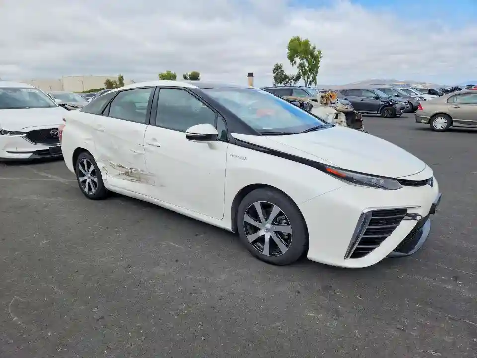 JTDBVRBD9JA003912 2018 TOYOTA MIRAI-3