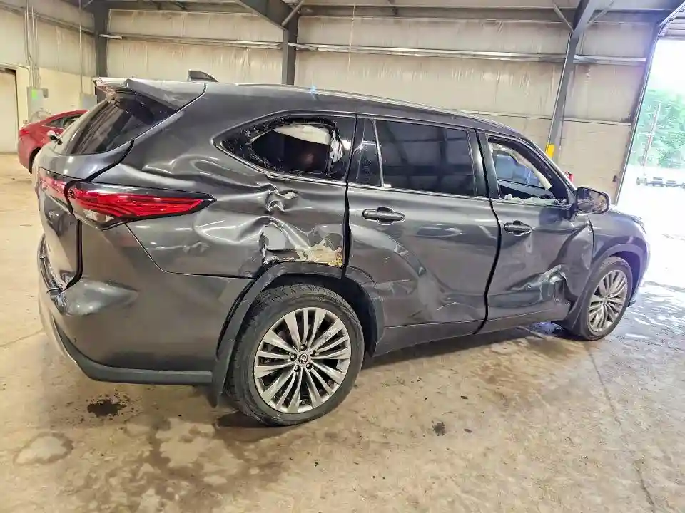 5TDFZRBH8MS130201 2021 TOYOTA HIGHLANDER-2