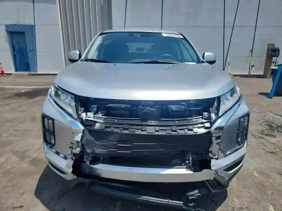 JA4ARUAU1SU008956 2025 MITSUBISHI OUTLANDER-4