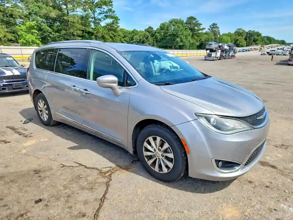 2C4RC1BG1KR731849 2019 CHRYSLER PACIFICA-3