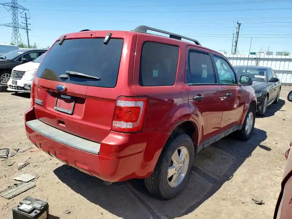 1FMCU0D74BKA99739 2014 FORD ESCAPE-2
