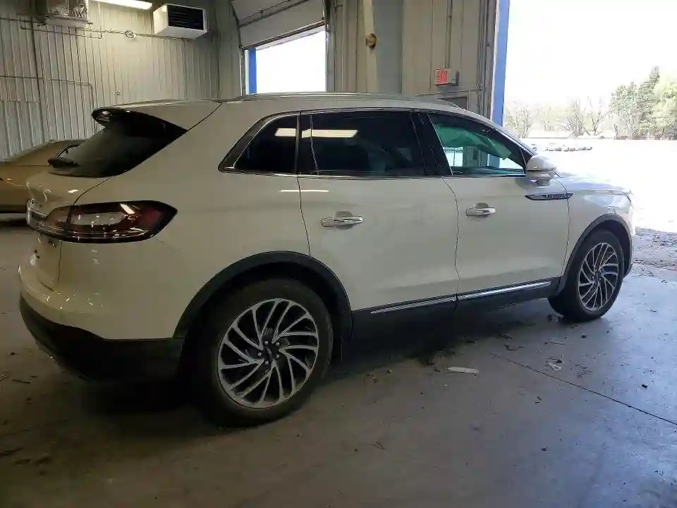 2LMPJ8KP6LBL15912 2020 LINCOLN NAUTILUS-2