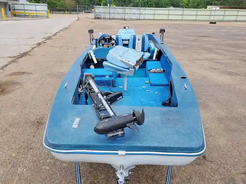 KNG00647B585 1985 KINGFISHER MASTER MOLDERS BOAT-4