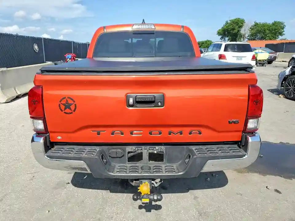 3TMAZ5CN8JM075977 2018 TOYOTA TACOMA-5