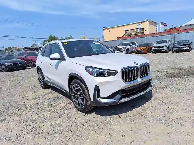 WBX73EF09T5594589 2026 BMW X1-2