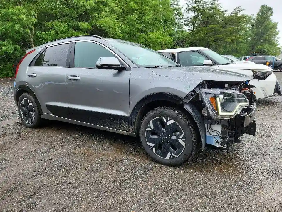 KNDCR3L12R5112582 2024 KIA NIRO-3
